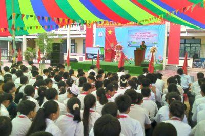 CÔNG AN XÃ ĐÌNH CƯƠNG TUYÊN TRUYỀN AN TOÀN GIAO THÔNG VÀ PHÒNG, CHỐNG TỆ NẠN XÃ HỘI TẠI TRƯỜNG THCS LÊ KHIẾT NĂM HỌC 2025-2026